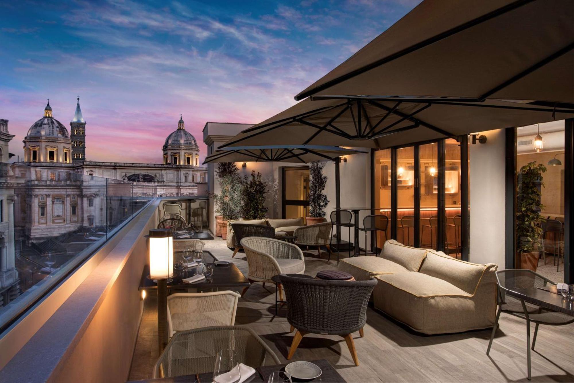 Готель Doubletree By Hilton Rome Monti Екстер'єр фото